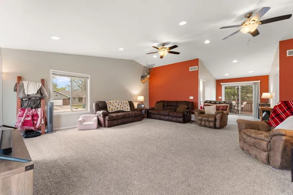 $279,900 | 208 Stevenson Street, Morocco, IN 47963