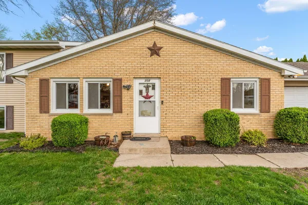 $279,900 | 208 Stevenson Street, Morocco, IN 47963