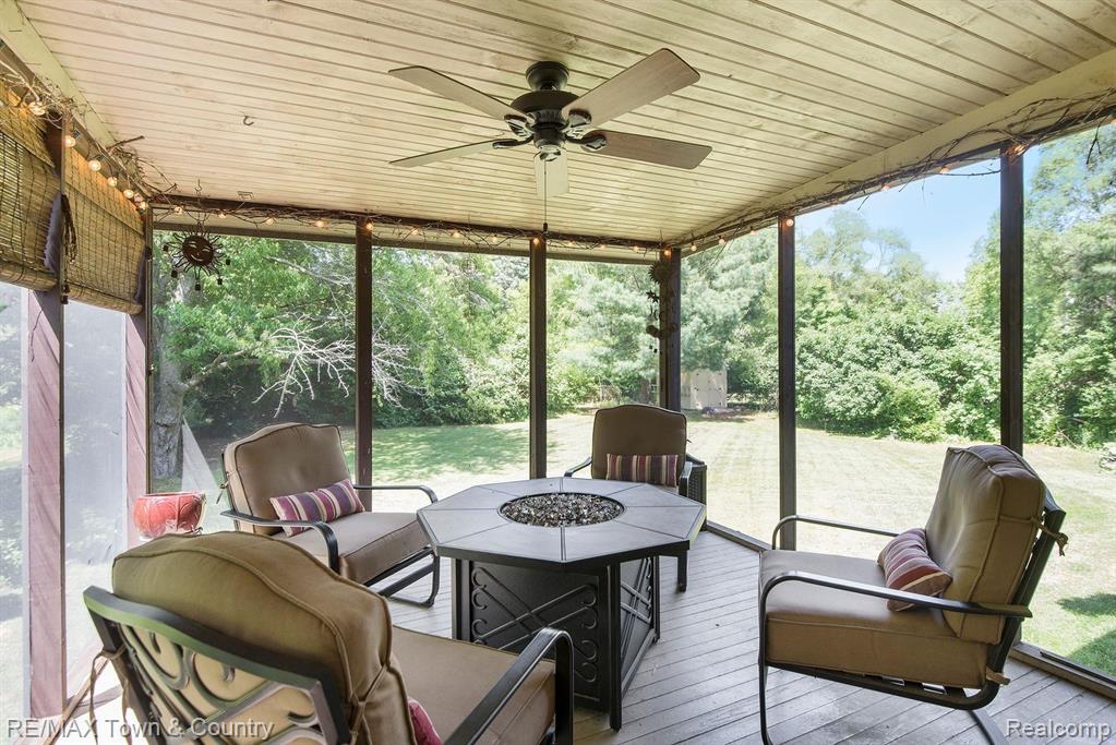 7214 Carpenter Road Flushing, MI 48433 - Photo 28 of 42 Gallery Image 28