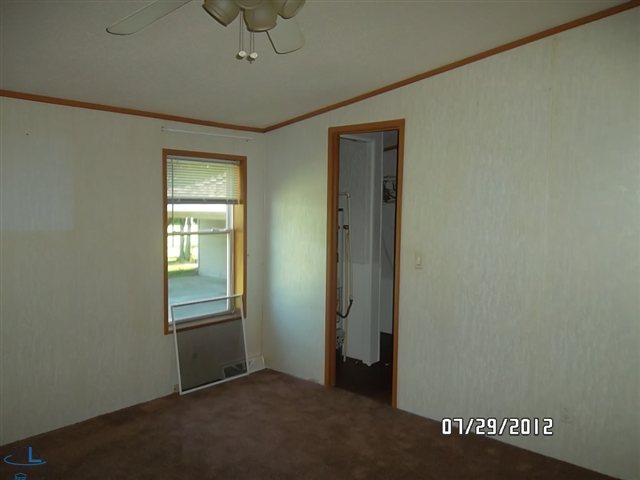 4314 Howard Road Port Huron, MI 48060 - Photo 9 of 17 31121384-8.JPG