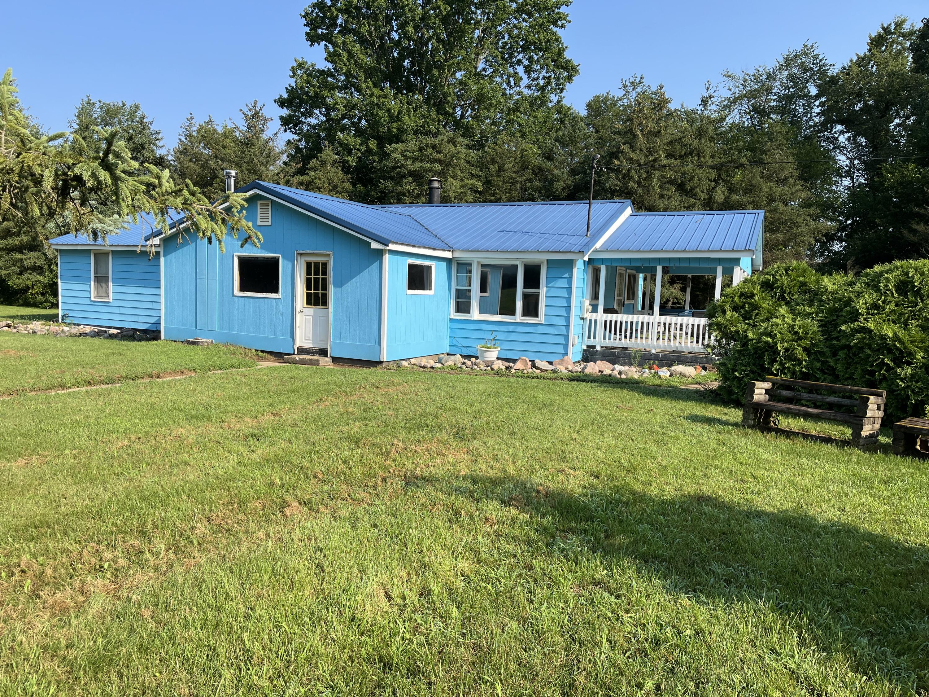 18991 R Drive South Tekonsha, MI 49092 - Photo 2 of 17 IMG_3781
