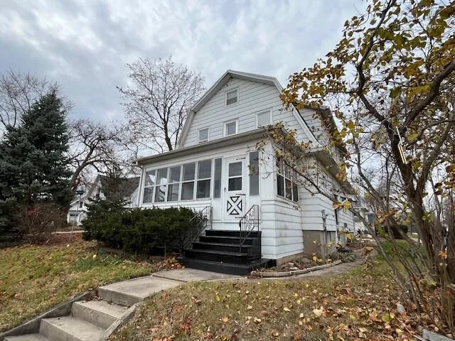 $2,300 | 99 Robert Street, Fort Atkinson, WI 53538