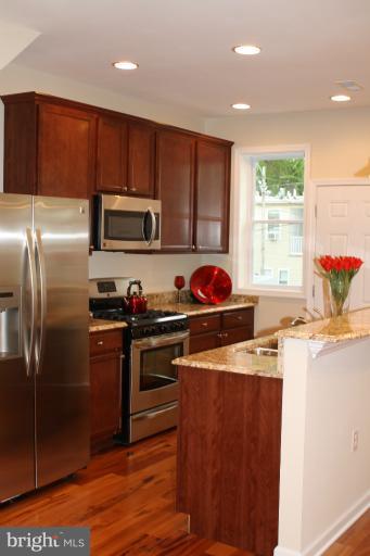 627 M Street Northeast Washington, DC 20002 - Photo 3 of 30 Kitchen
