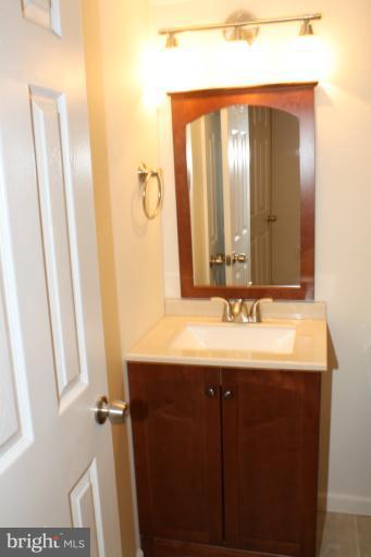 627 M Street Northeast Washington, DC 20002 - Photo 21 of 30 Bath