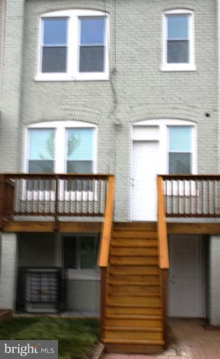 627 M Street Northeast Washington, DC 20002 - Photo 28 of 30 Rear Entrance w/vestibule