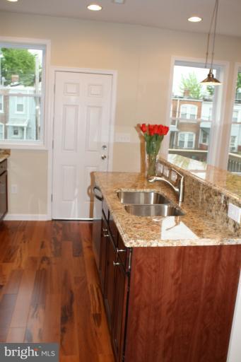 627 M Street Northeast Washington, DC 20002 - Photo 6 of 30 Kitchen