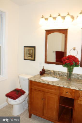 627 M Street Northeast Washington, DC 20002 - Photo 7 of 30 Bath (Master)