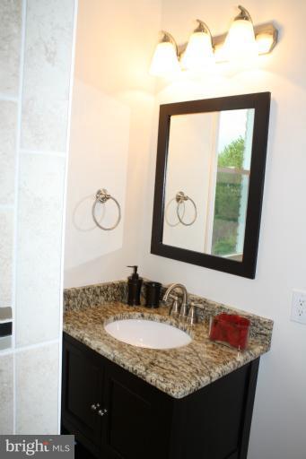 627 M Street Northeast Washington, DC 20002 - Photo 8 of 30 Bath