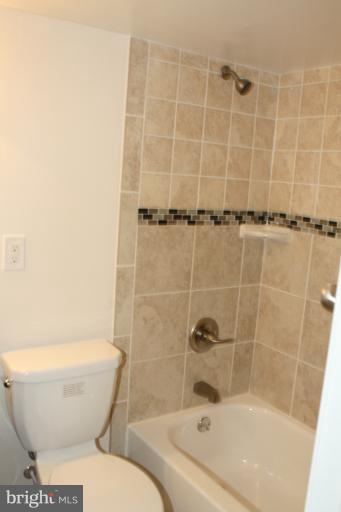 627 M Street Northeast Washington, DC 20002 - Photo 9 of 30 Bath