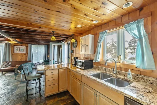 $479,000 | 1001 Samson Road, St. Albans Town, VT 05488