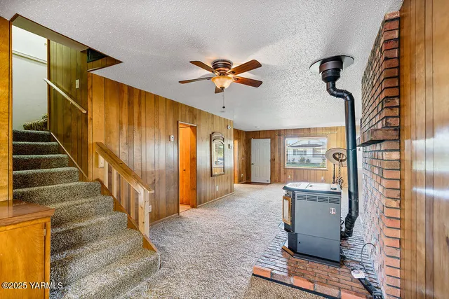 a view of an entryway