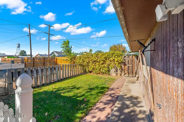 a view of a pathway of a patio