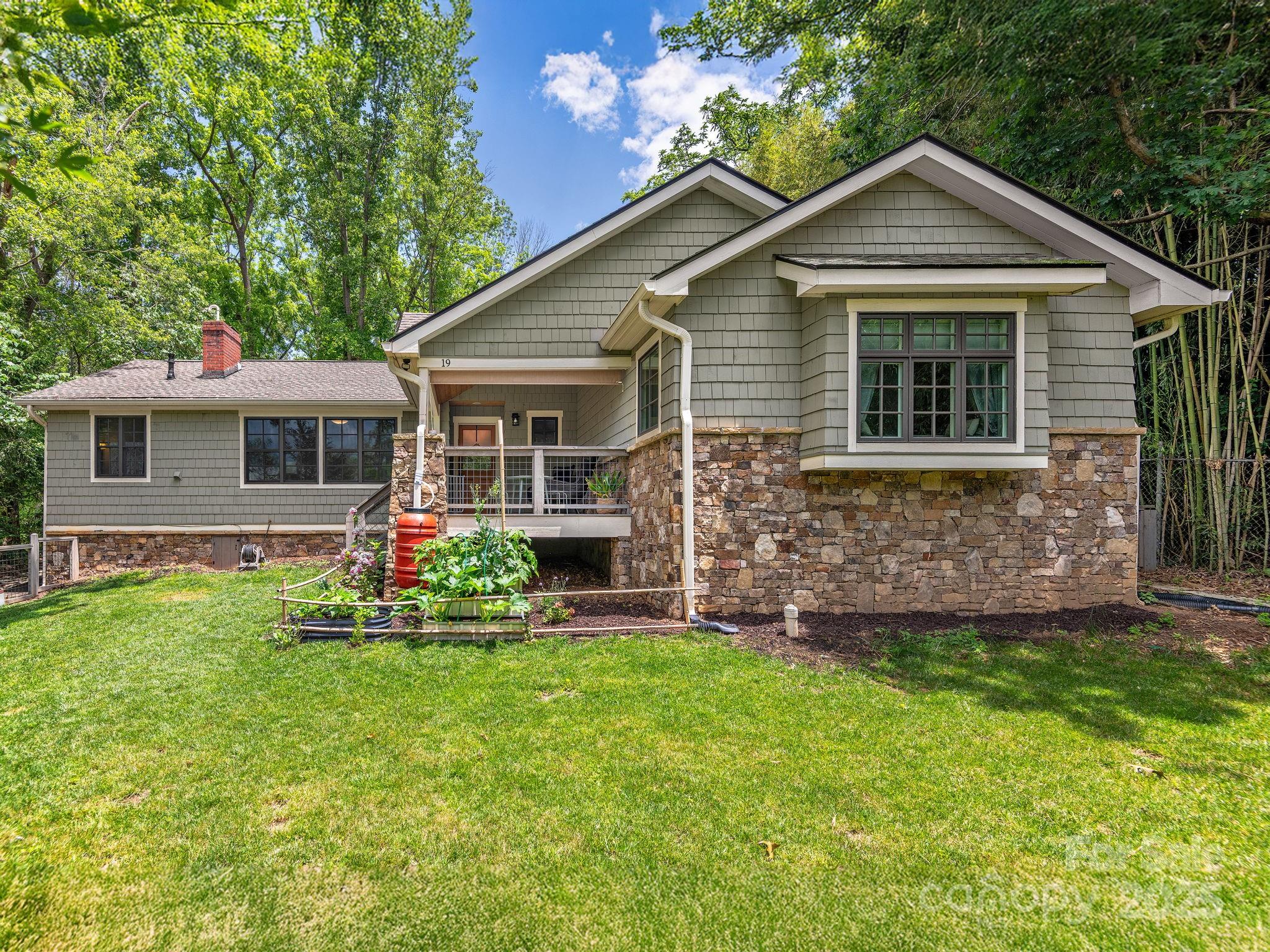 19 Albemarle Road Asheville, NC 28801 - Photo 1 of 32