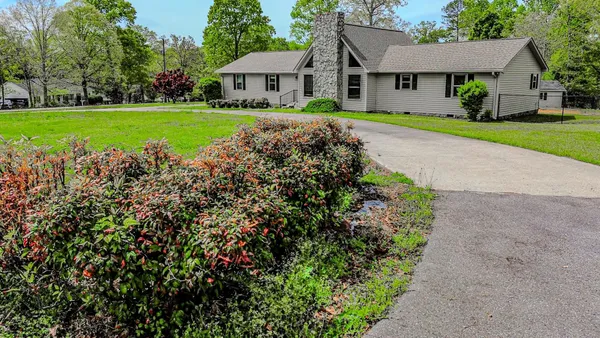 $329,900 | 250 Garden Lakes Drive, Blacksburg, SC 29702