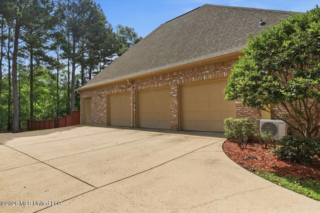 1 Eastbrooke Circle Madison, MS 39110 - Photo 118 of 127 08-1 Eastbrooke Cir _ Hometoursms.com