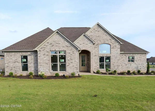 $460,000 | 162 Roxbury Drive, Jackson, TN 38305