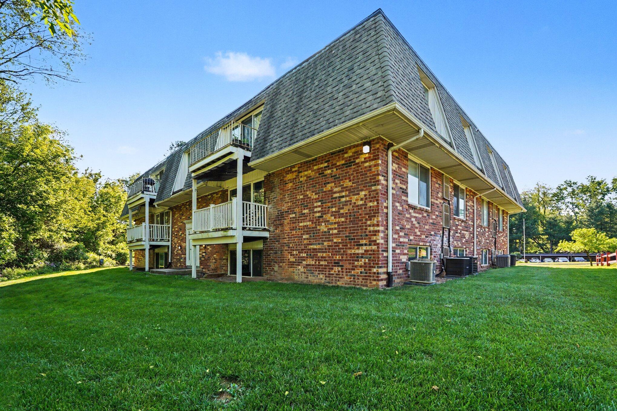 6712 Cascade Road Southeast, Unit 15 Grand Rapids, MI 49546 - Photo 17 of 17 Back