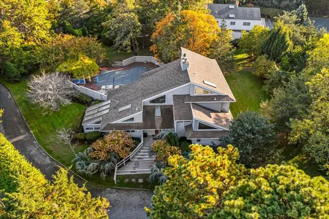 $1,650,000 | 8 Fiddler Crab Trail, Westhampton, NY 11977