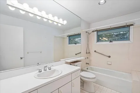 $1,650,000 | 8 Fiddler Crab Trail, Westhampton, NY 11977