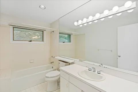 $1,650,000 | 8 Fiddler Crab Trail, Westhampton, NY 11977