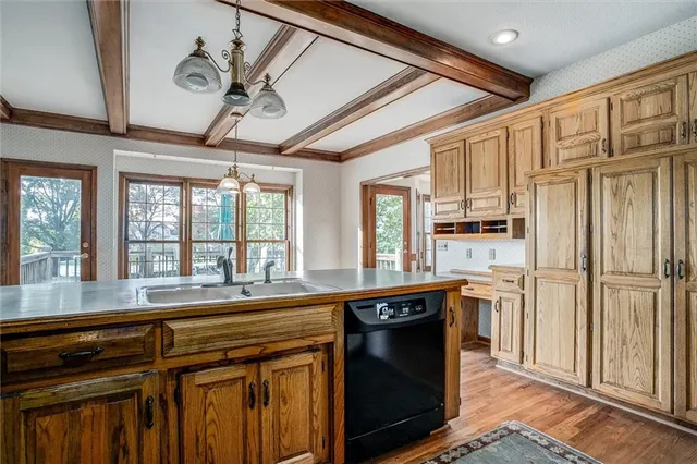 $540,000 | 2913 Southwest 11th Street, Lee's Summit, MO 64081