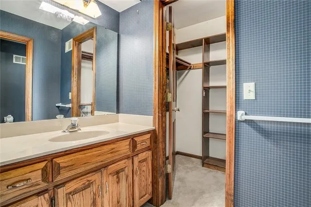 $540,000 | 2913 Southwest 11th Street, Lee's Summit, MO 64081