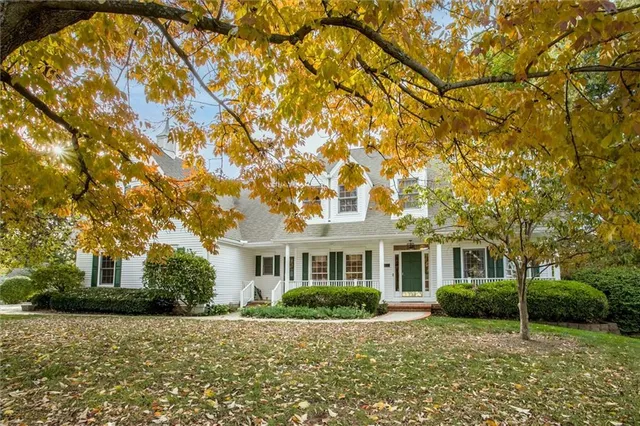 $540,000 | 2913 Southwest 11th Street, Lee's Summit, MO 64081