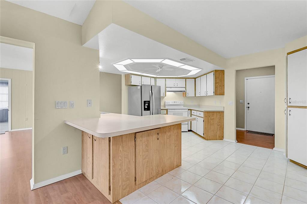 5852 Lincoln Road Venice, FL 34293 - Photo 9 of 37