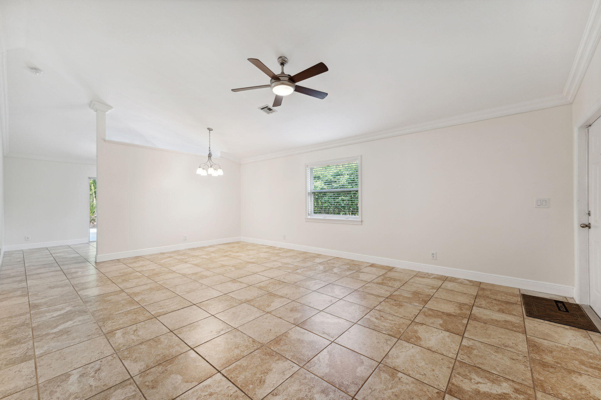 701 Key W Street Boynton Beach, FL 33426 - Photo 6 of 22 Living Room