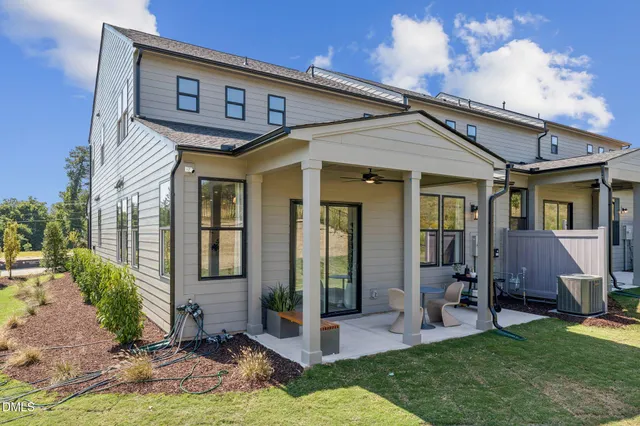 $600,000 | 1110 Palisade Bluff Lane, Apex, NC 27502