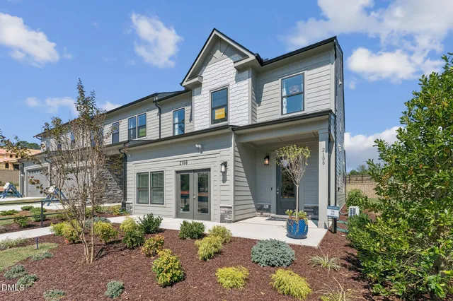 $600,000 | 1110 Palisade Bluff Lane, Apex, NC 27502