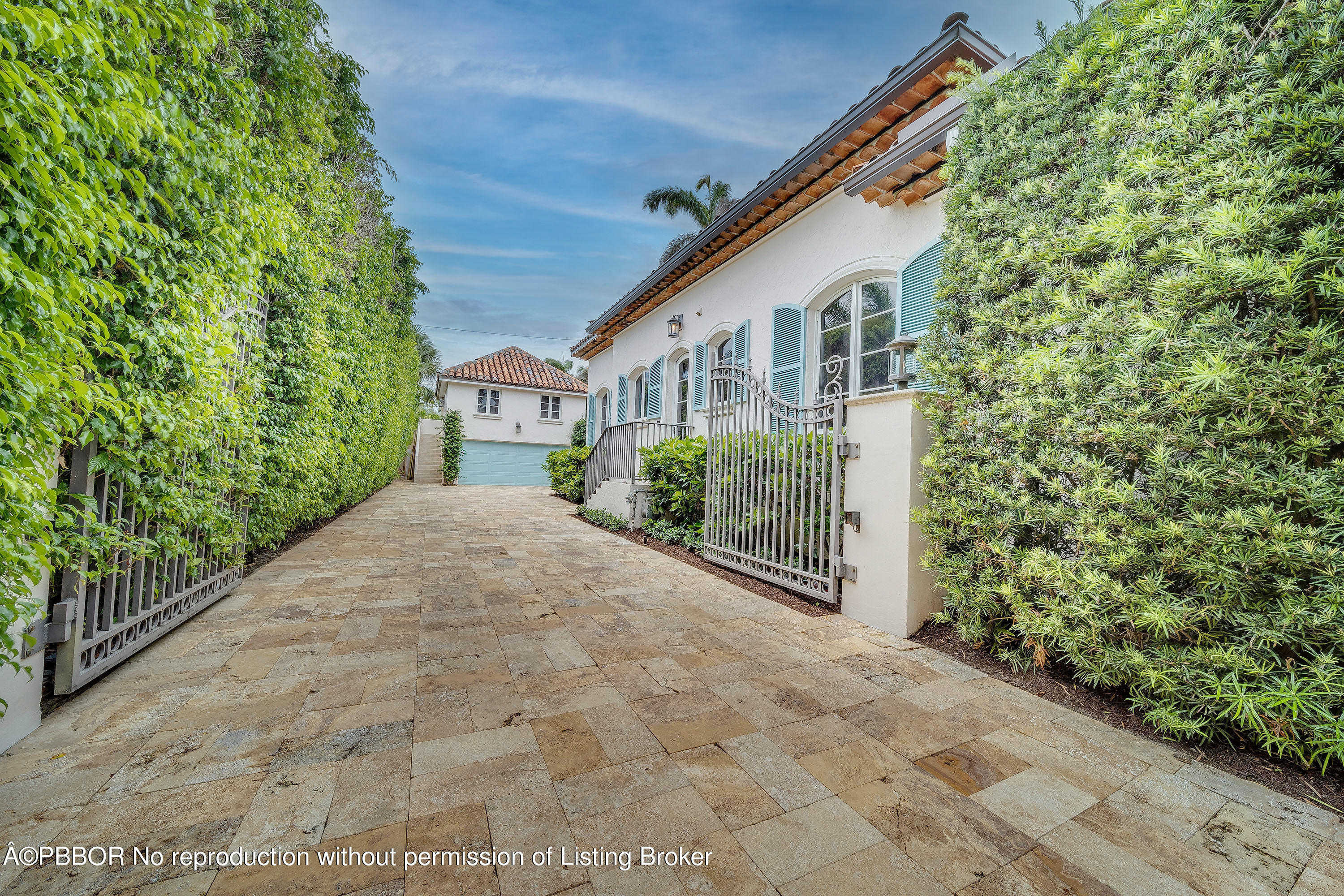 150 Woodbridge Road Palm Beach, FL 33480 - Photo 31 of 32 a porch with seating space