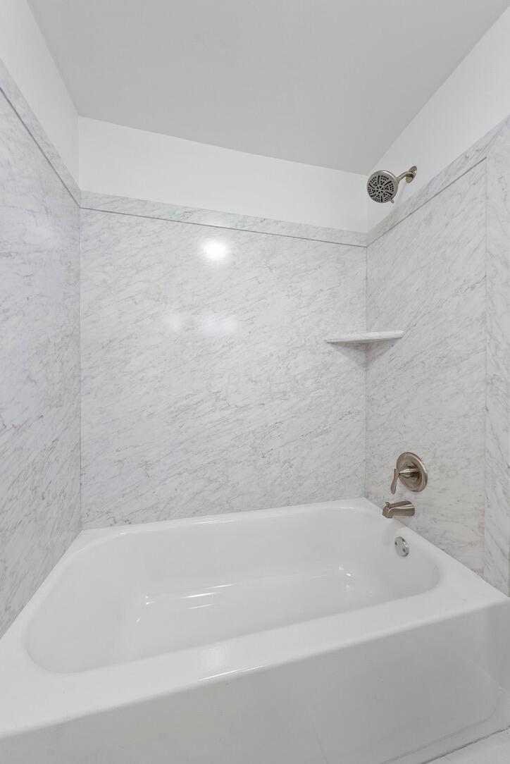8531 Liberty Road North Powell, OH 43065 - Photo 39 of 43 Full Bathroom