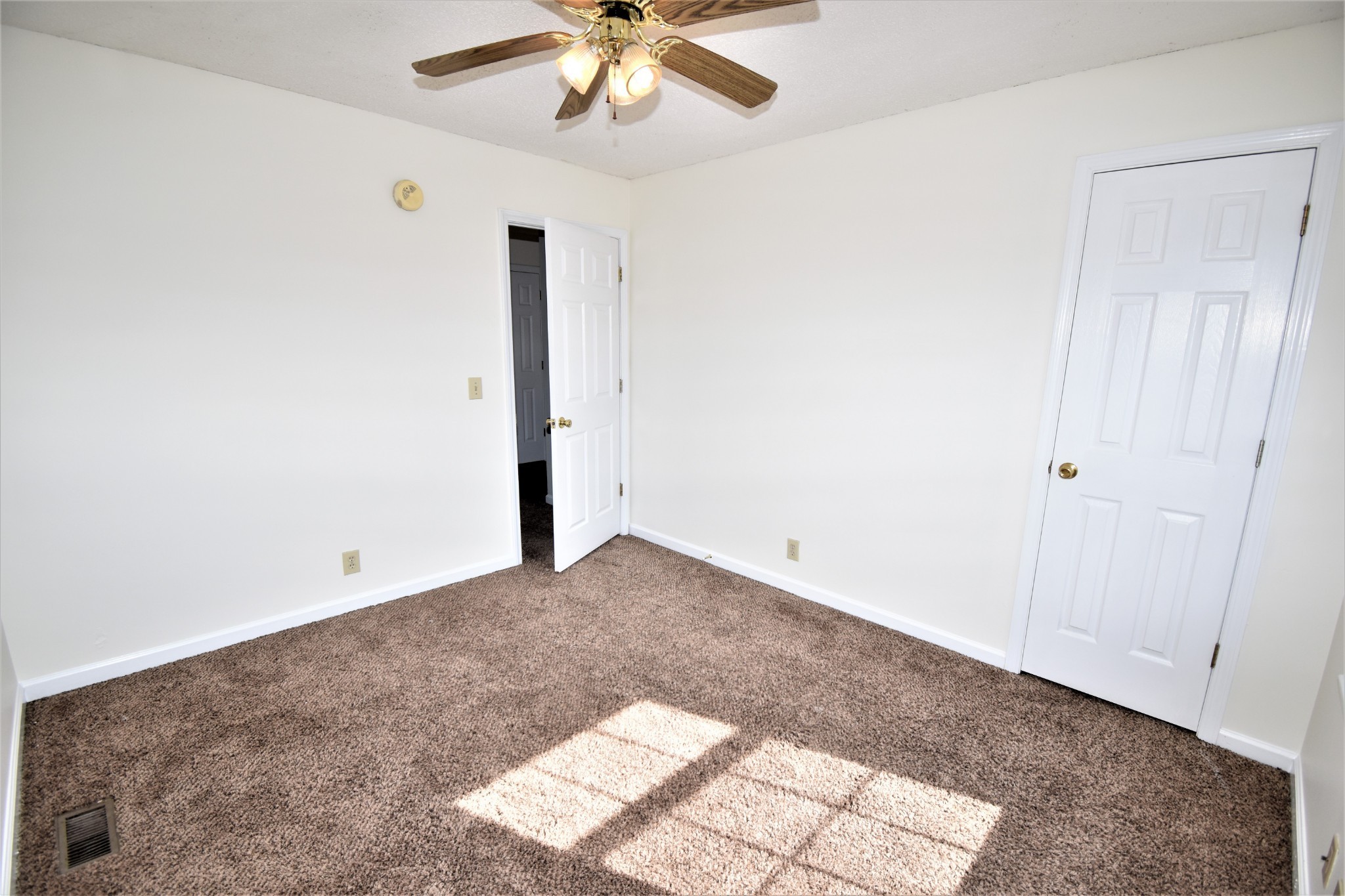 295 Raleigh Drive, Unit D Clarksville, TN 37043 - Photo 17 of 20