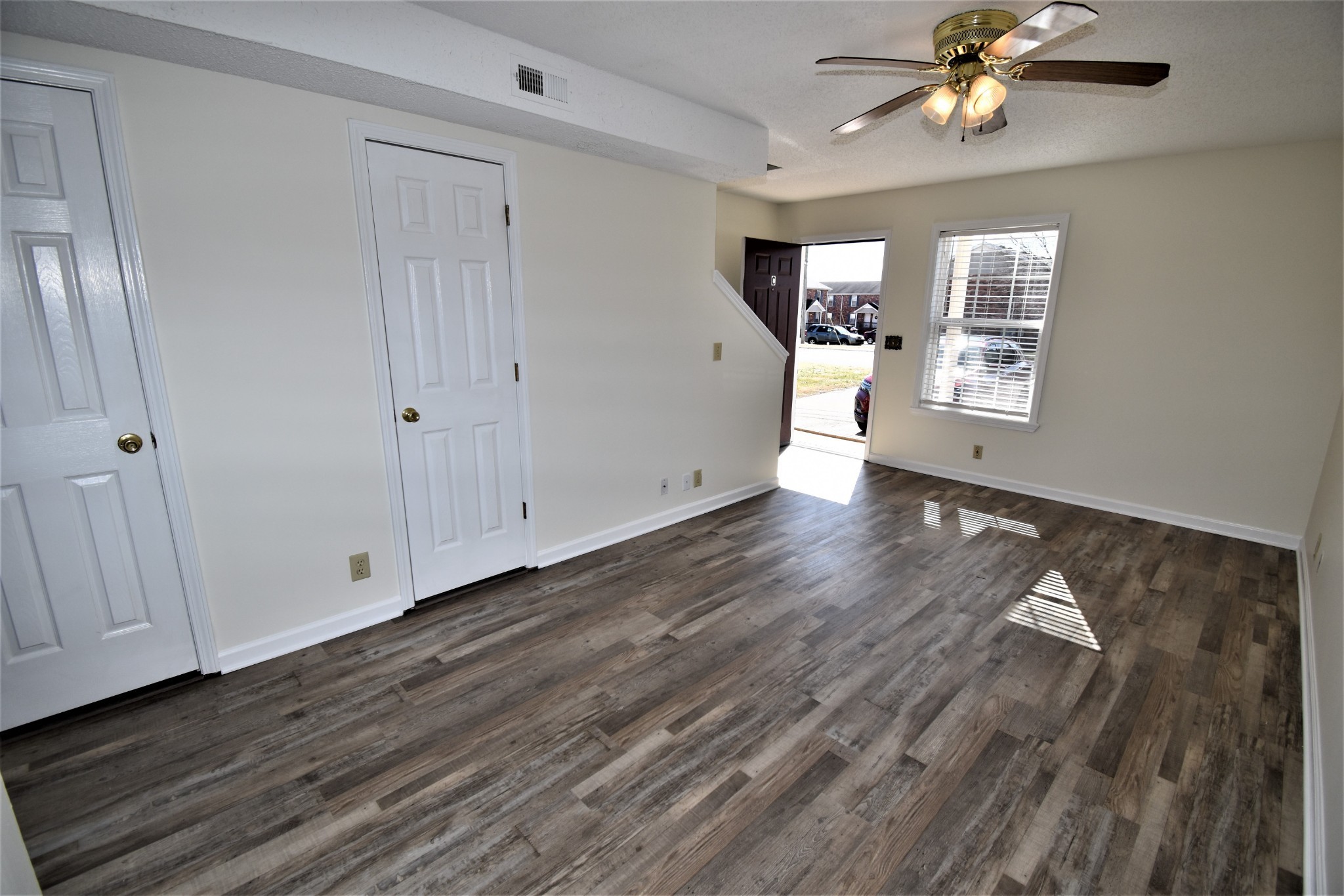 295 Raleigh Drive, Unit D Clarksville, TN 37043 - Photo 4 of 20