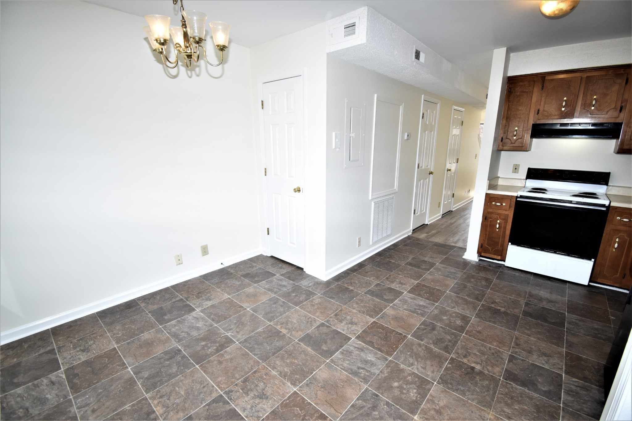 295 Raleigh Drive, Unit D Clarksville, TN 37043 - Photo 7 of 20