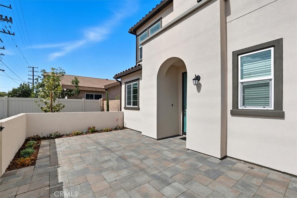 413 East 220th Street Carson, CA 90745 - Photo 4 of 15 a house view with a outdoor space