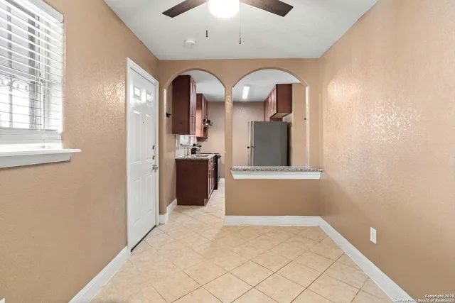 $1,400 | 236 East Dullnig Court, Unit 2, San Antonio, TX 78223