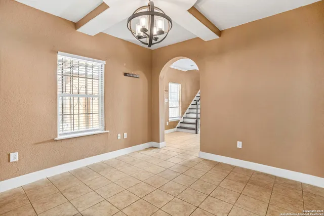 $1,400 | 236 East Dullnig Court, Unit 2, San Antonio, TX 78223