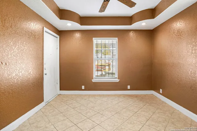 $1,400 | 236 East Dullnig Court, Unit 2, San Antonio, TX 78223