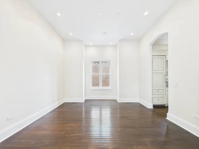 $2,100,000 | 1242 West Dickens Avenue, Chicago, IL 60614