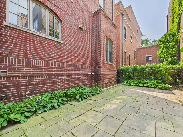 $2,100,000 | 1242 West Dickens Avenue, Chicago, IL 60614