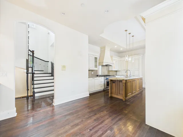 $2,100,000 | 1242 West Dickens Avenue, Chicago, IL 60614