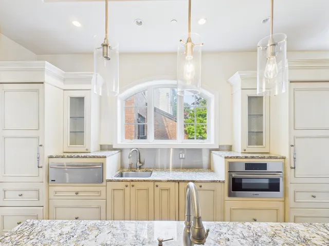 $2,100,000 | 1242 West Dickens Avenue, Chicago, IL 60614