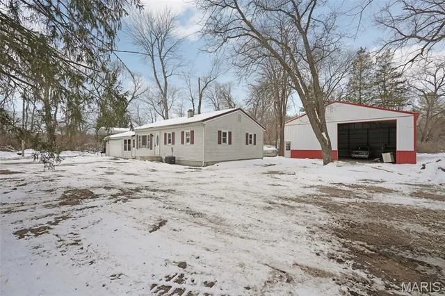 $199,000 | 9614 Holdener Place, Fairview Heights, IL 62208