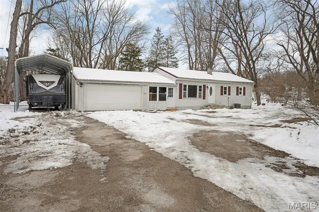 $199,000 | 9614 Holdener Place, Fairview Heights, IL 62208