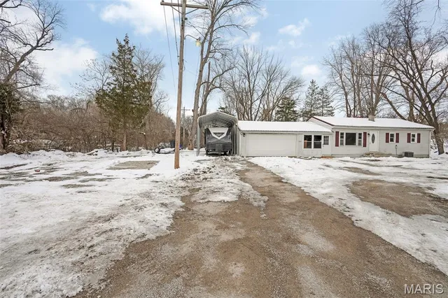 $199,000 | 9614 Holdener Place, Fairview Heights, IL 62208