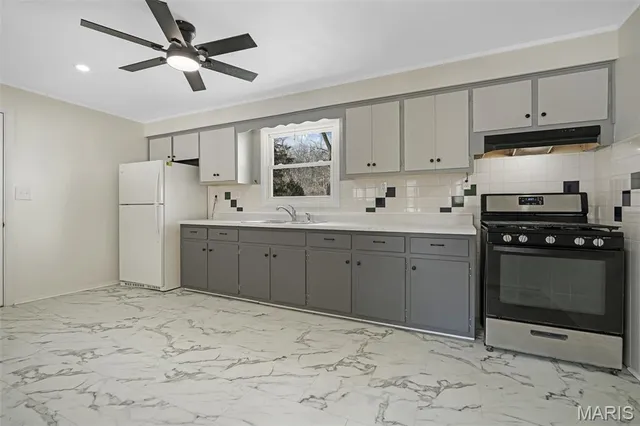 $199,000 | 9614 Holdener Place, Fairview Heights, IL 62208