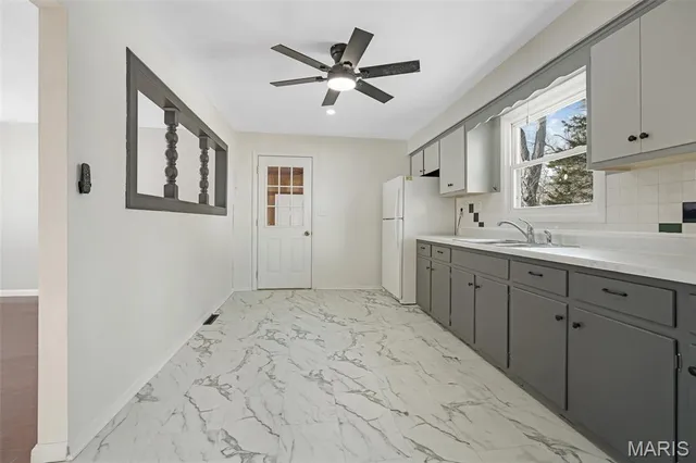 $199,000 | 9614 Holdener Place, Fairview Heights, IL 62208