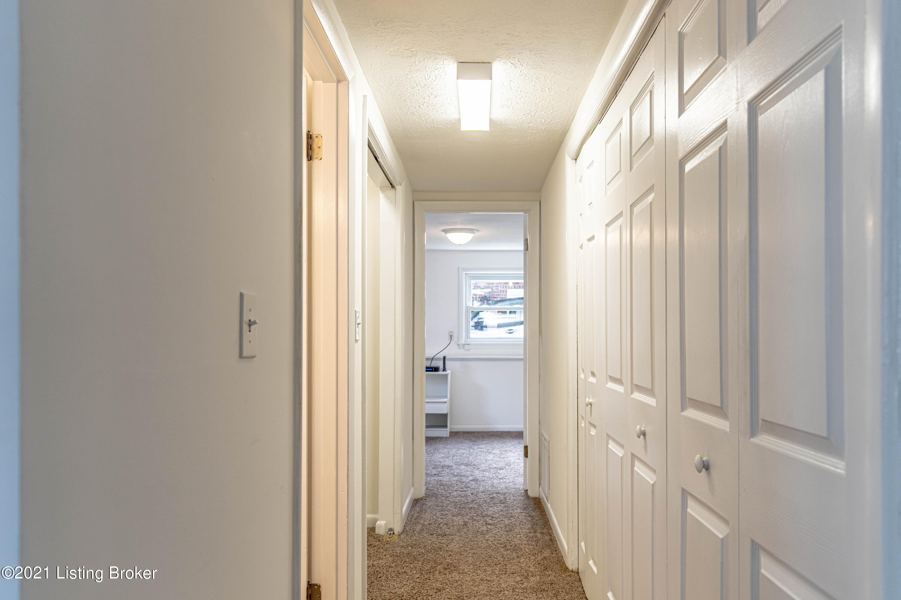 6609 Fernview Road Louisville, KY 40291 - Photo 39 of 68 DSC04288